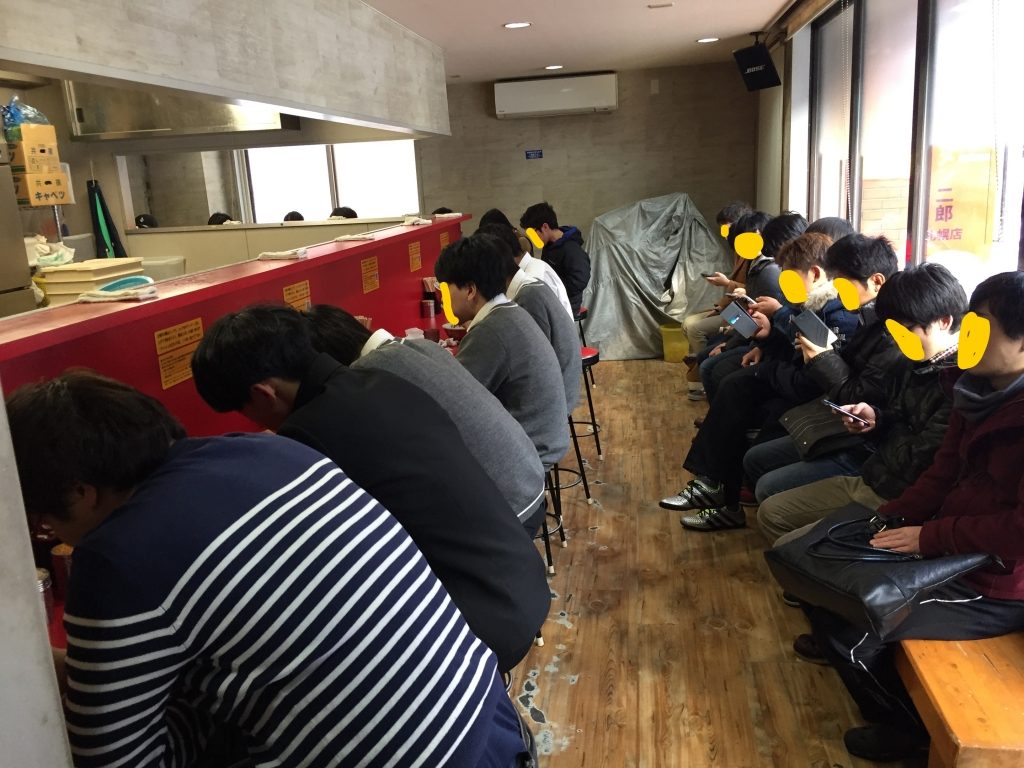 ラーメン二郎　札幌店の店内