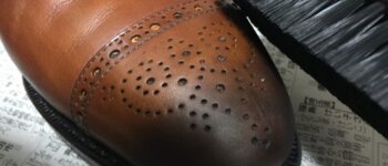 革靴のアンティーク仕上げに挑戦！意外と難しい上級テクニック。
