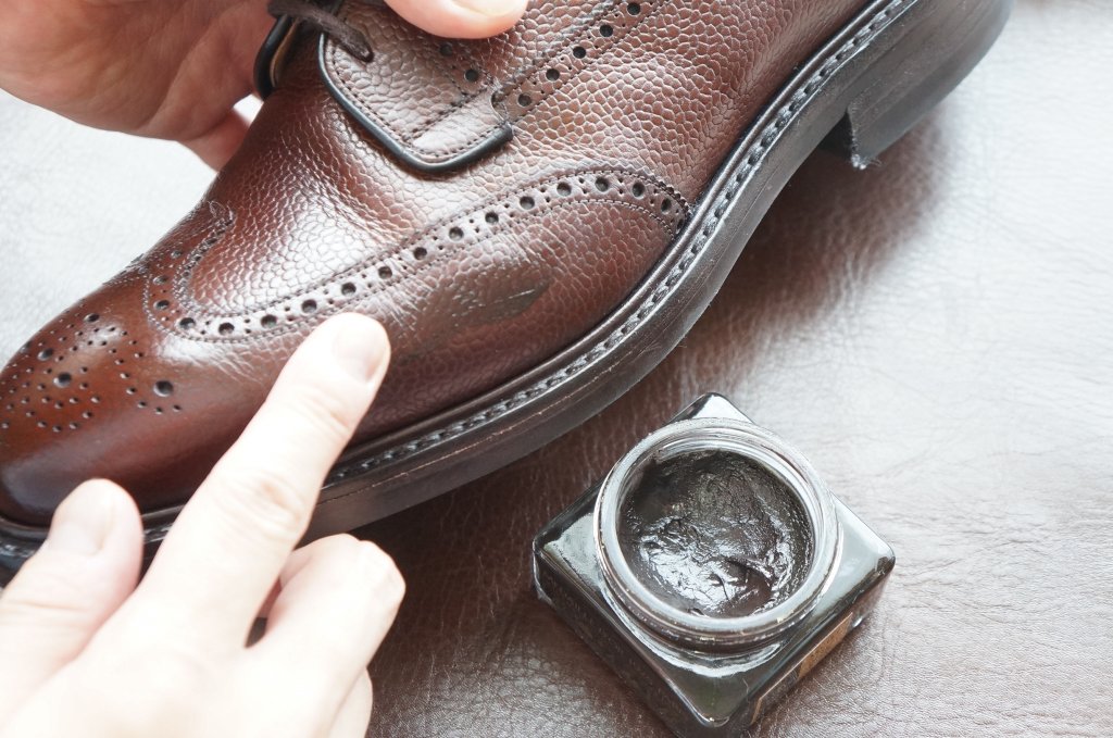 シボ革グレインレザーの革靴をお手軽にビンテージ加工する方法【簡単エイジング】 | ミウラな日々
