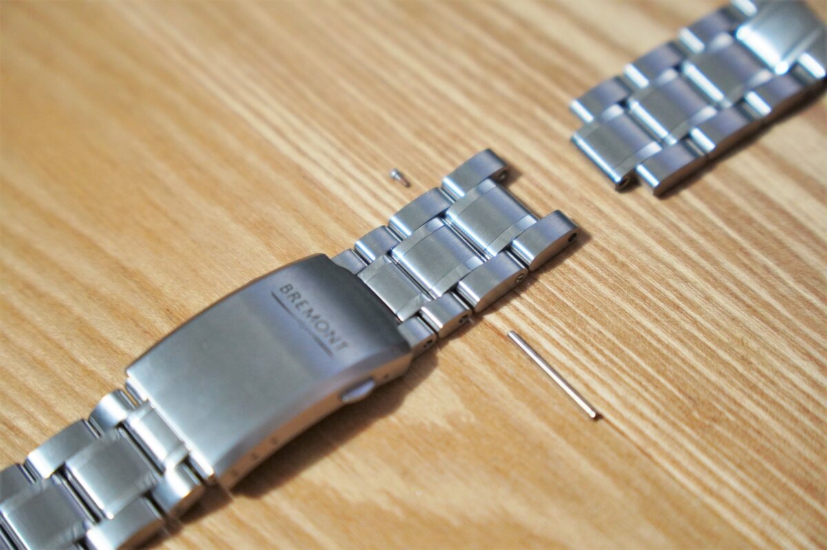 bremont steel bracelet links screw