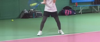 Onのテニスウェアが絶好調！Core ShortsとCourt Skirt PleatedのXSサイズの大きさは？